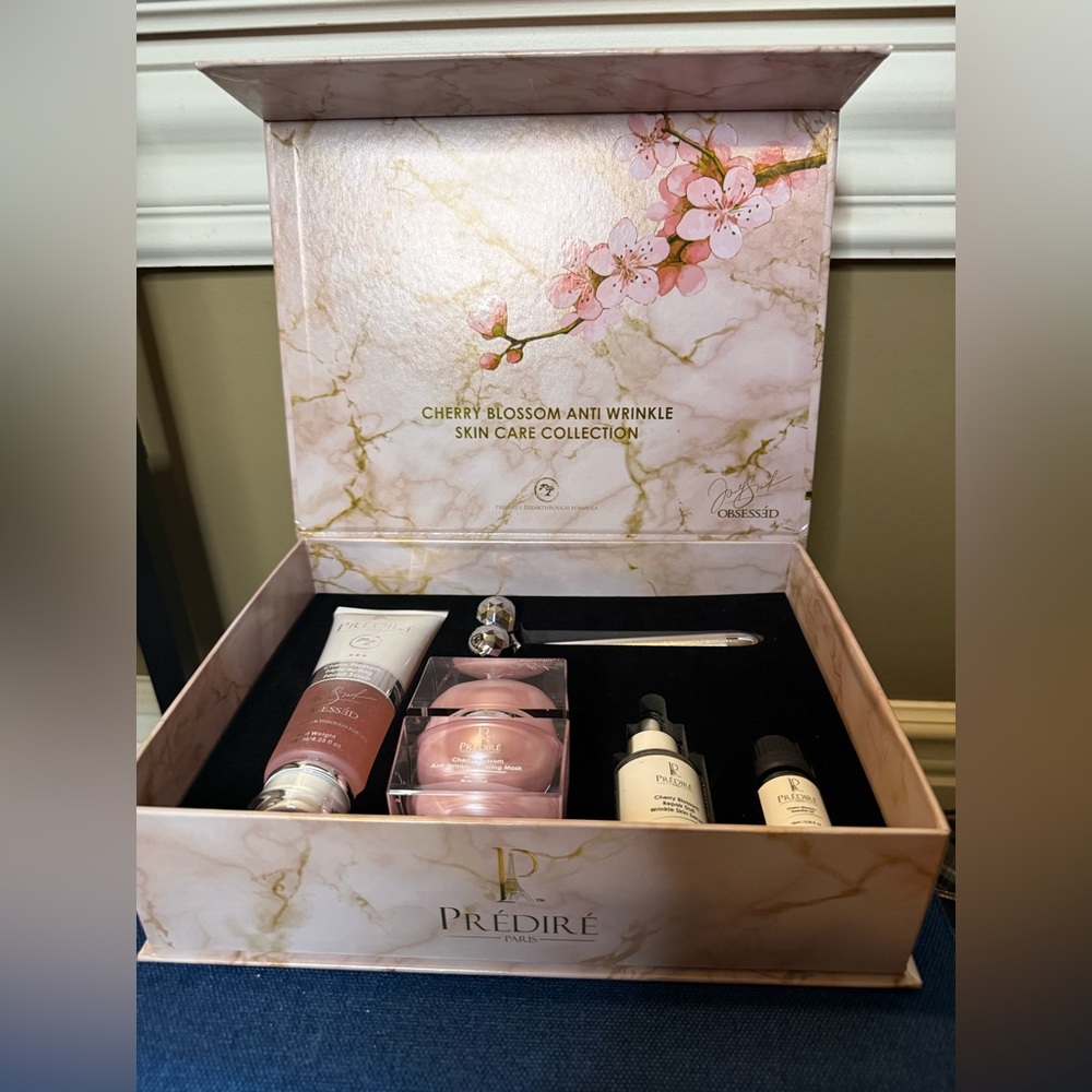 Predire Cherry Blossom 5 Piece Anti-Wrinkle Skin Care Set - Picture 9 of 13